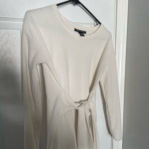 Gorgeous off-white maternity long sleeve top!!! Just beautiful and elegant! 💕